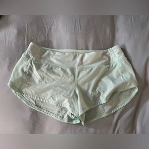 Lululemon speed up short low rise 2.5 inch
